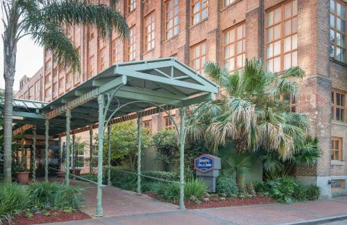 Arts/Warehouse District Hotel | Hampton Inn and Suites New Orleans Convention Center