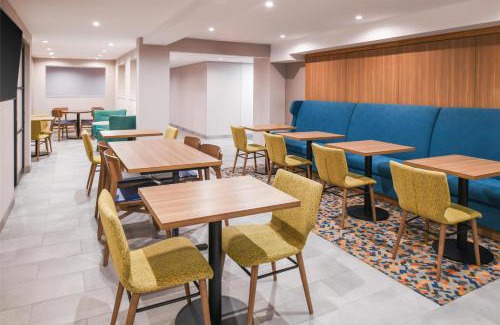 East Side Costa Mesa Hotel | Hampton Inn by Hilton Costa Mesa Newport Beach