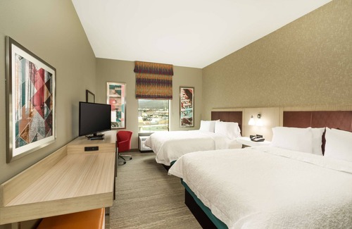 Newport Hotel | Hampton Inn Newport