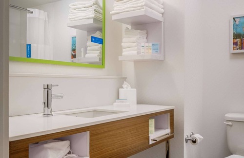 Fort Lee - Paramus Hotel | Hampton Inn Paramus