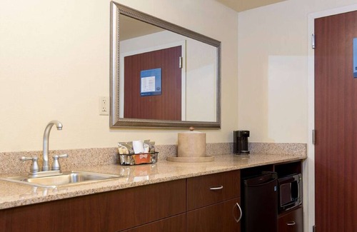 Seward Place Hotel | Hampton Inn Schenectady Downtown
