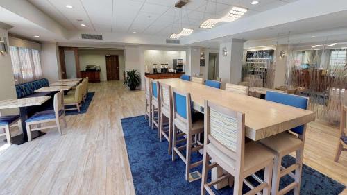 Saint Simons Island Hotel | Hampton Inn St. Simons Island