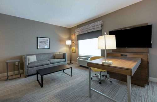Charlottetown Hotel | Hampton Inn & Suites Charlottetown