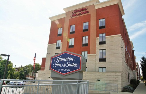 Corryville Hotel | Hampton Inn & Suites Cincinnati/Uptown - University Area