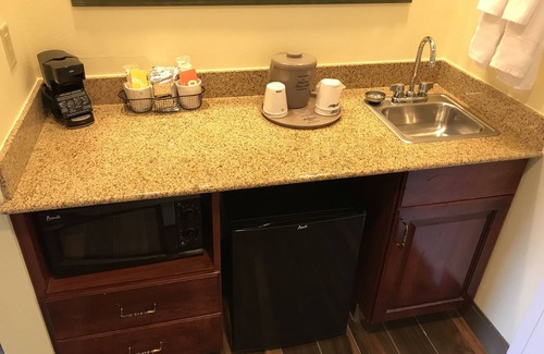 Mill Hall Hotel | Hampton Inn & Suites Lamar