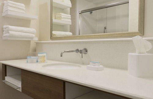 Niles Hotel | Hampton Inn & Suites Niles/Warren