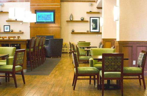 College Station Hotel | Hampton Inn & Suites College Station