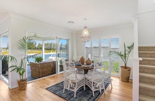 Yamba House | Hamptons House - Stylish Waterfront