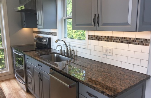 Dashwood Cottage | Hank's Lakefront Cottage: Lots Of Space And Ready For Your Lake Huron Vacation!