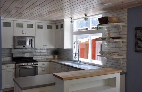 Saugatuck House | Hansel And Gretel Cottage in downtown Saugatuck