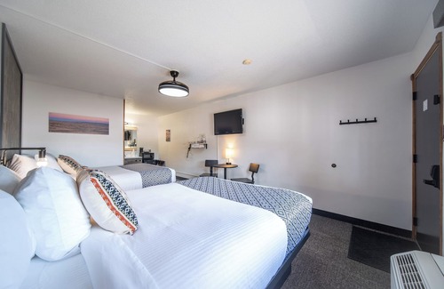 Pinnacles Entrance Badlands Hotel | Hansen Inn & Cabins, Room, Double Queen, Ground Floor, No Smoking, No Pets