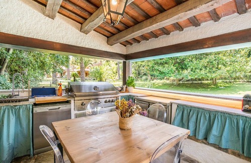 Premia de Dalt Villa | Happiness Can Be a Place