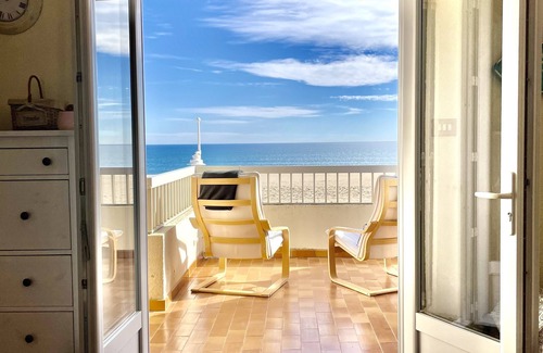 Leucate House | HAPPINESS! Facing the Beach ☀️ Sport, walks, chill-out, healing, caring.
