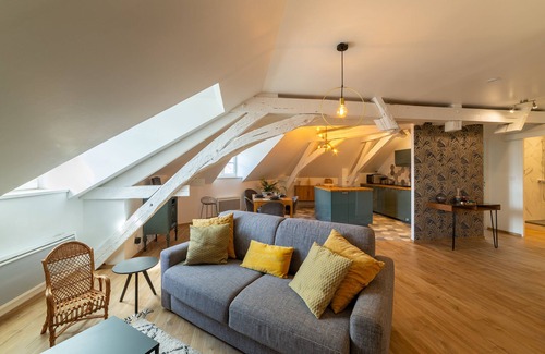 Blois Apartment | "Happy Cocoon" - Immersion in the historic center