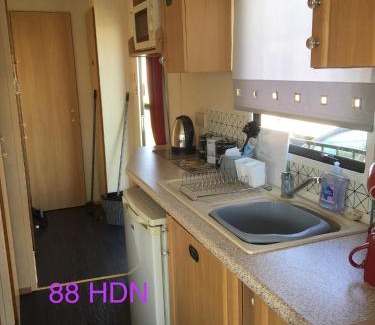Chapel Saint Leonards Resort | HAPPY DAYS Caravan88 North