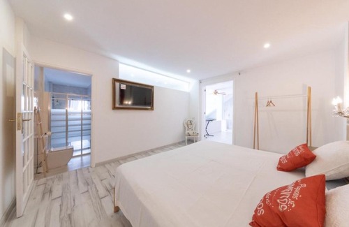 Costa Adeje Ski Chalet | Happy Harmonia