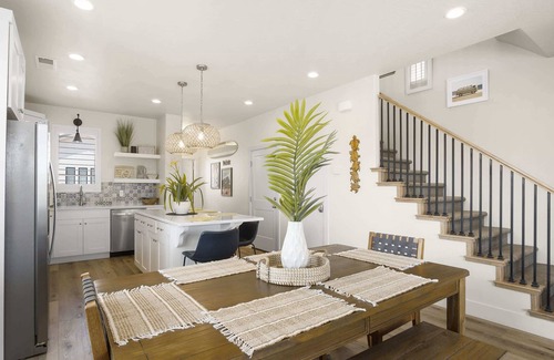 Washington Fields Condo | Happy Hawaiian Themed Condo!