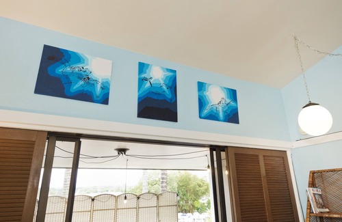 Hilo Condo | Happy Honu Oasis, Surf shack with pool and A/C