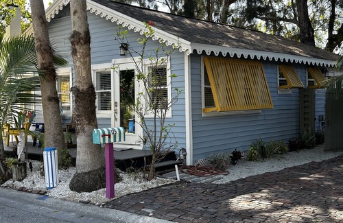 Sunset Beach Cottage | Happy Hour Cottage on Sunset Beach Treasure Island, FL. Steps from the Beach!