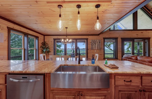 Blue Ridge House | Happy Hour Heights – Blue Ridge, Ga.