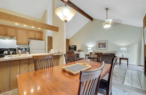 Menonaqua Beach Condo | Harbor Cove #5, Near Skiing, Golf & Downtown