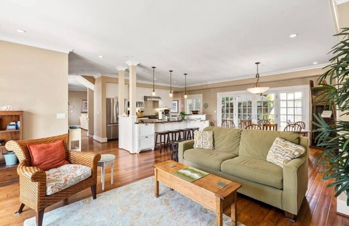 Eastside Santa Cruz House | Harbor Haven with 5 Beds & Ocean Balcony Views