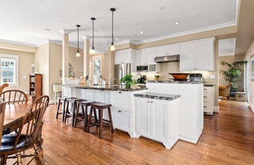 Eastside Santa Cruz House | Harbor Haven with 5 Beds & Ocean Balcony Views
