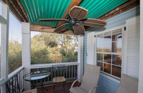 Lincolnville House | HARBOR ISLAND - A GEM IN THE HISTORIC DISTRICT.
