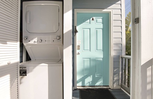 Lincolnville House | HARBOR ISLAND - A GEM IN THE HISTORIC DISTRICT.