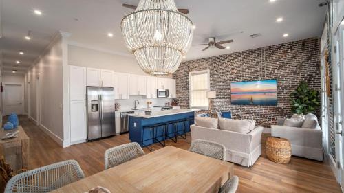 Historic Seaport Apartment | Harbor Luxe Celebration Suites