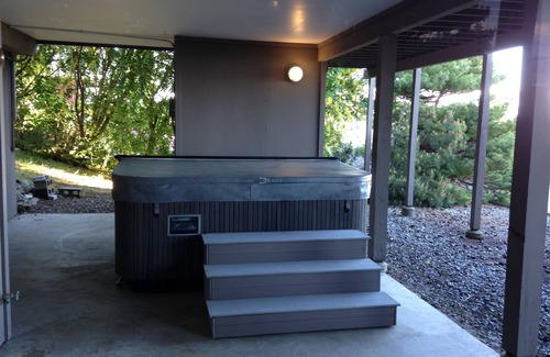 Oak Harbor House | 'Harbor View Grand'—Grand View, Home, Hot Tub, Sauna, and Concert Grand Piano.