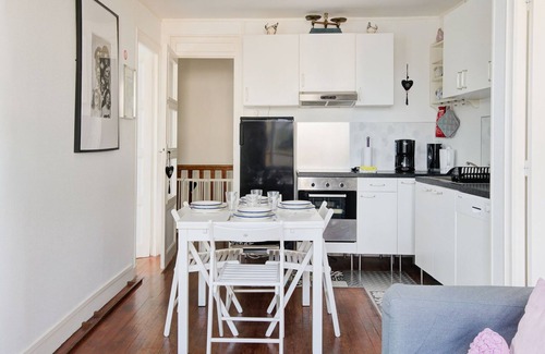 Isigny-sur-Mer Cottage | Harbor View Hideaway