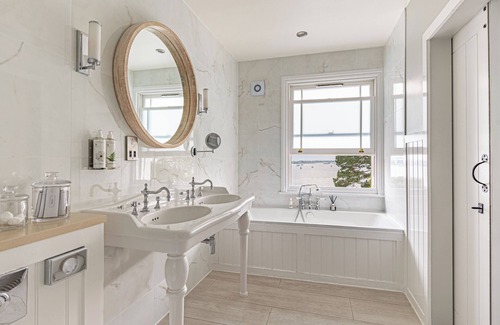 Mudeford Hotel | Harbour Hotel Christchurch