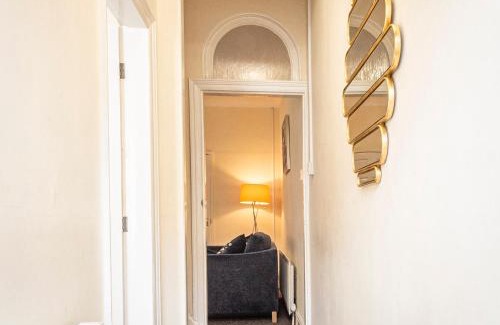 Newcastle-Under-Lyme House | Harbour place in Newcastle under Lyme with Parking, perfect for Contractors or Alton Towers