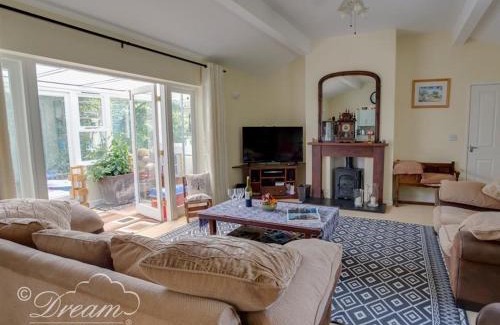 Weymouth House | Harbour View Bungalow