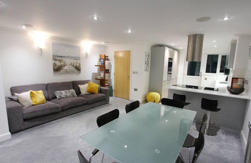 Poole House | Harbour View contemporary townhouse with spectacular sea views