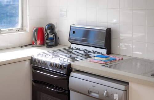 McMahons Point Apartment | Harbourside 79 - Holiday special with Luna Park and Berry Bay views