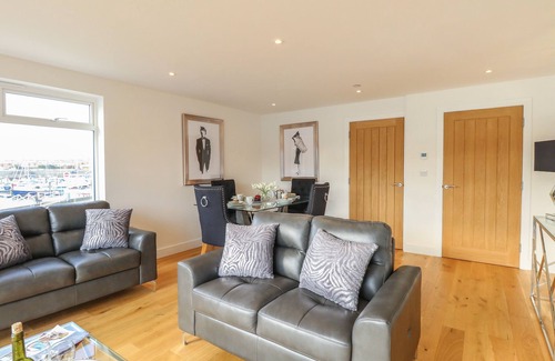Weymouth Cottage | HARBOURSIDE HAVEN APARTMENT 1, family friendly in Weymouth