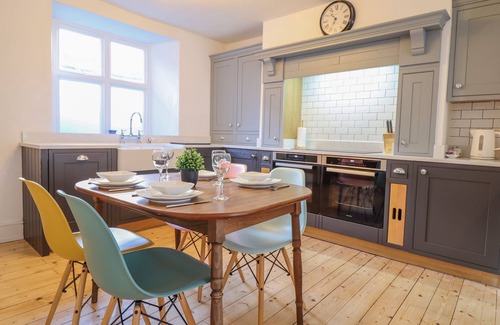 Porthmadog Cottage | HARBOURSIDE, pet friendly, character holiday cottage in Porthmadog