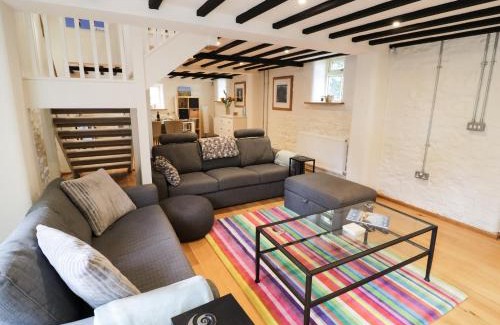 East Norton House | Hard Day's Night