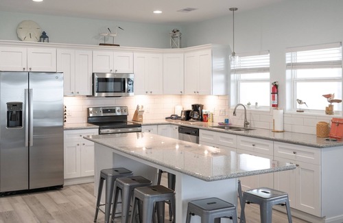 Gilchrist House | Hard to Find Heated Pool, Beachfront