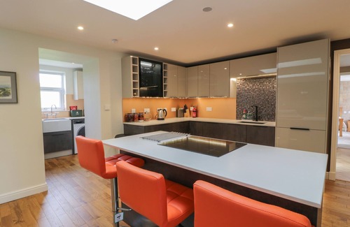 Castle Douglas House | HARDHILLS COTTAGE, family friendly, with hot tub in Castle Douglas
