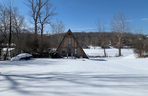 Hardy Cabin | Hardy Lakefront Aframe Cabin + Kayaks