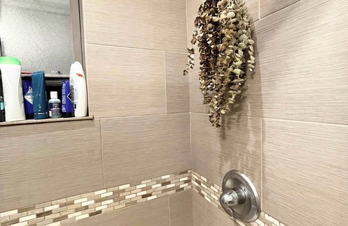 Harlem Apartment | Harlem's Charm Hideaway Edgy 1-bedroom Apartment.