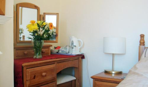 Weymouth House | Harlequin Guest House with parking