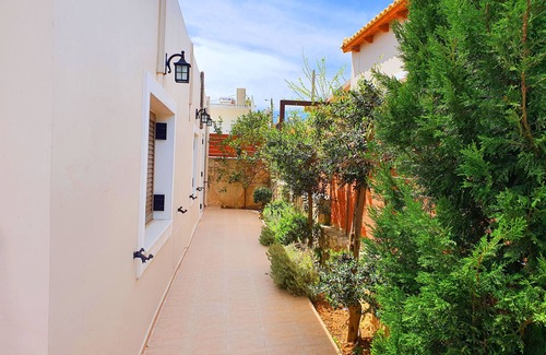 Pikris Villa | Harma Villa with Private Pool