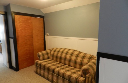 Chatham House | Harmony House in Hudson Valley- Pet Friendly