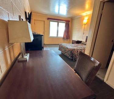 Ypsilanti Hotel | Harmony House Motel