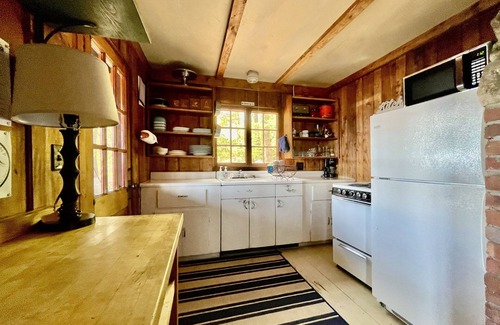 Alton Bay Cottage | Harold's Camp: The cutest waterfront right on Lake Winnipesaukee ⚓️