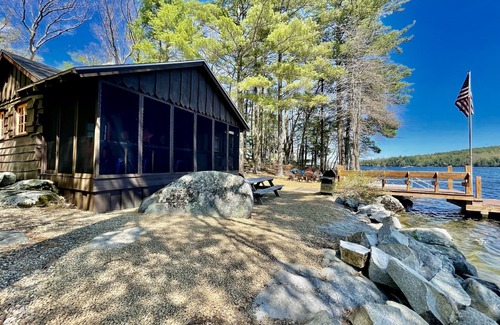 Alton Bay Cottage | Harold's Camp: The cutest waterfront right on Lake Winnipesaukee ⚓️